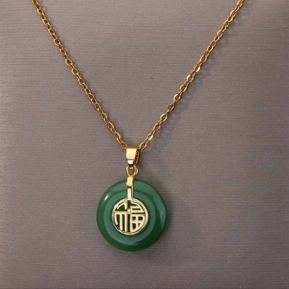 Jade Pendant Choker